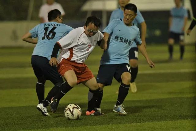 意甲-萨勒马克尔斯独秒绝平 AC米兰1-1战平罗马